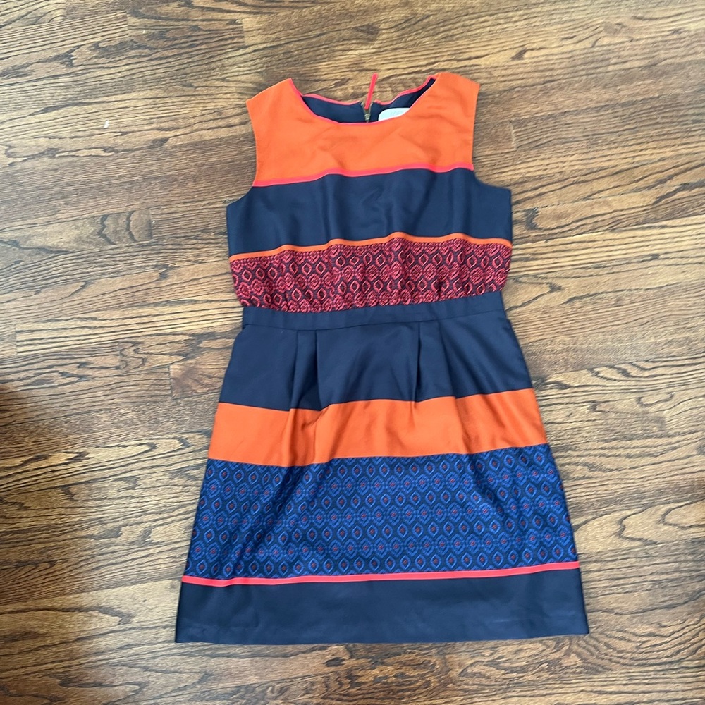 Loft patterned dress with zipper back detail. 14. Lightly worn.